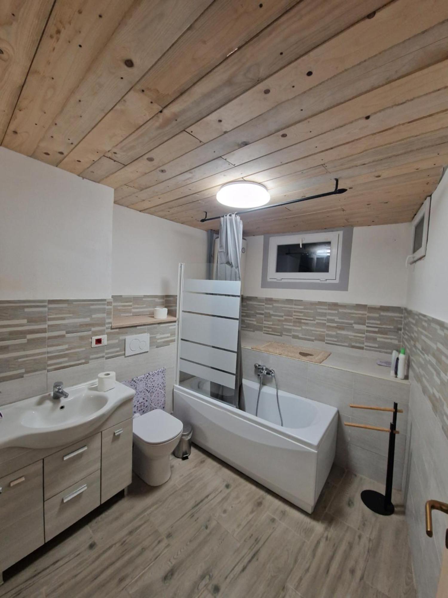 Underground Home Vicino Metropolitana Comasina Cormano Extérieur photo