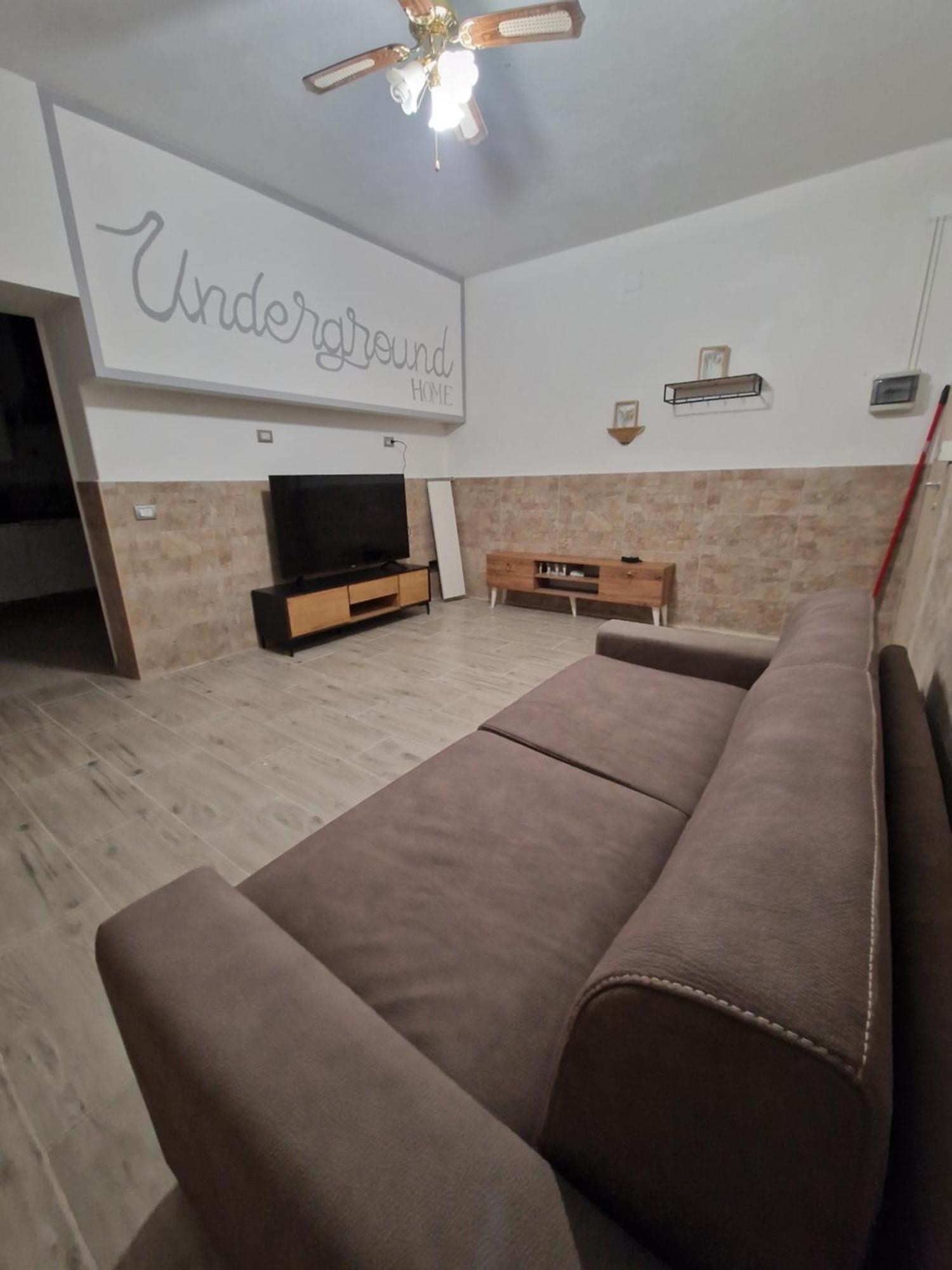 Underground Home Vicino Metropolitana Comasina Cormano Extérieur photo